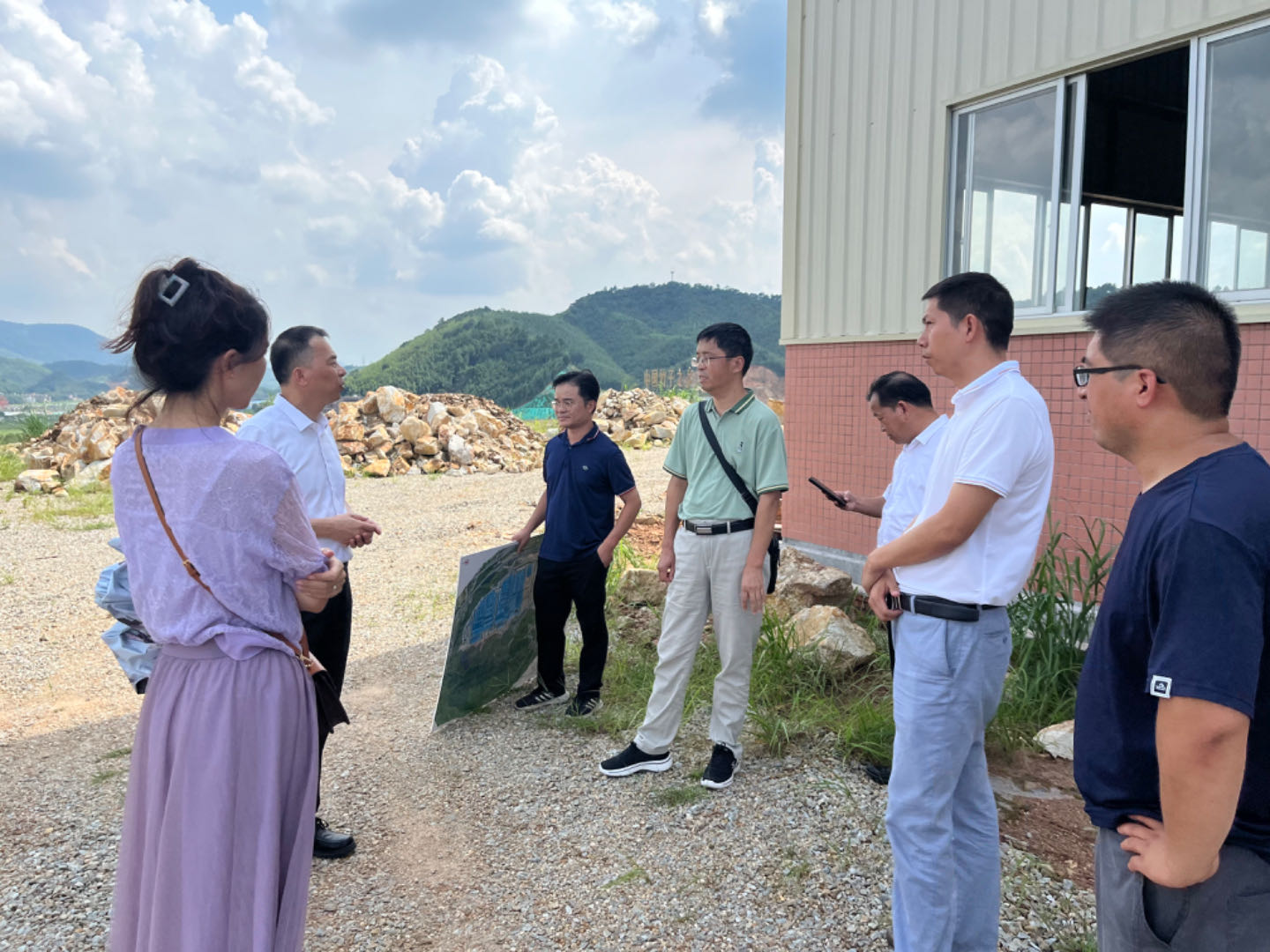4.考察广宁县竹产业基地.jpg