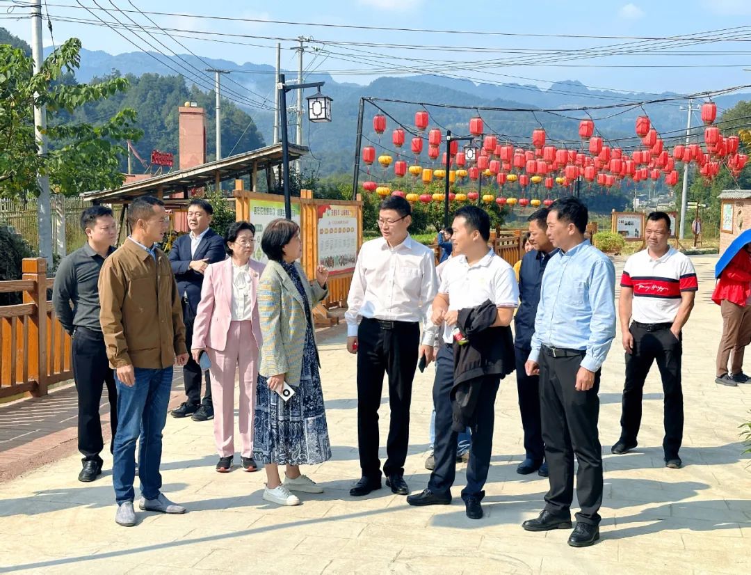 彭洪主委带队到遵义市湄潭县开展乡村振兴调研和助学认捐活动（图3）.jpg