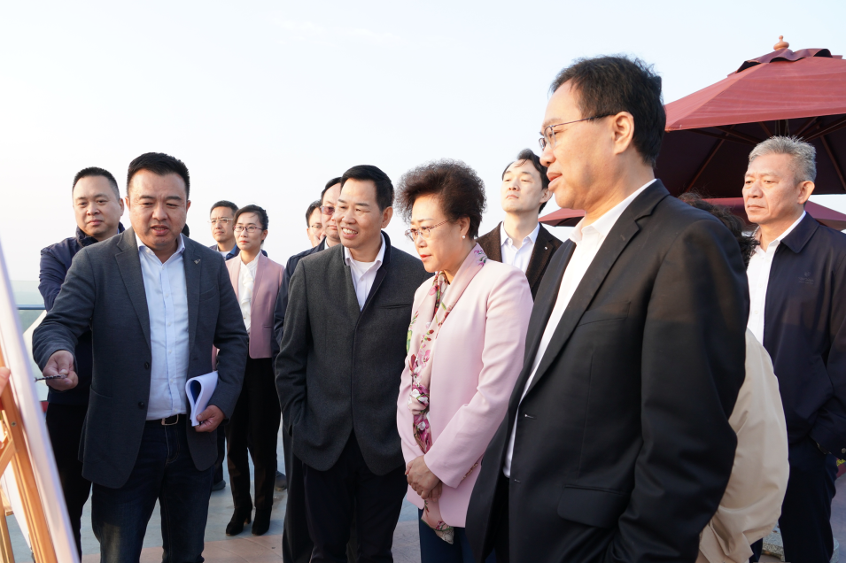 民盟深圳市委会主委吴以环带队赴东部华侨城调研2.png