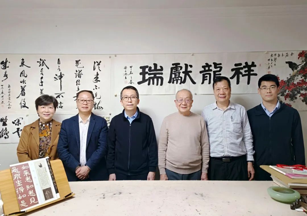 看望老领导.jpg