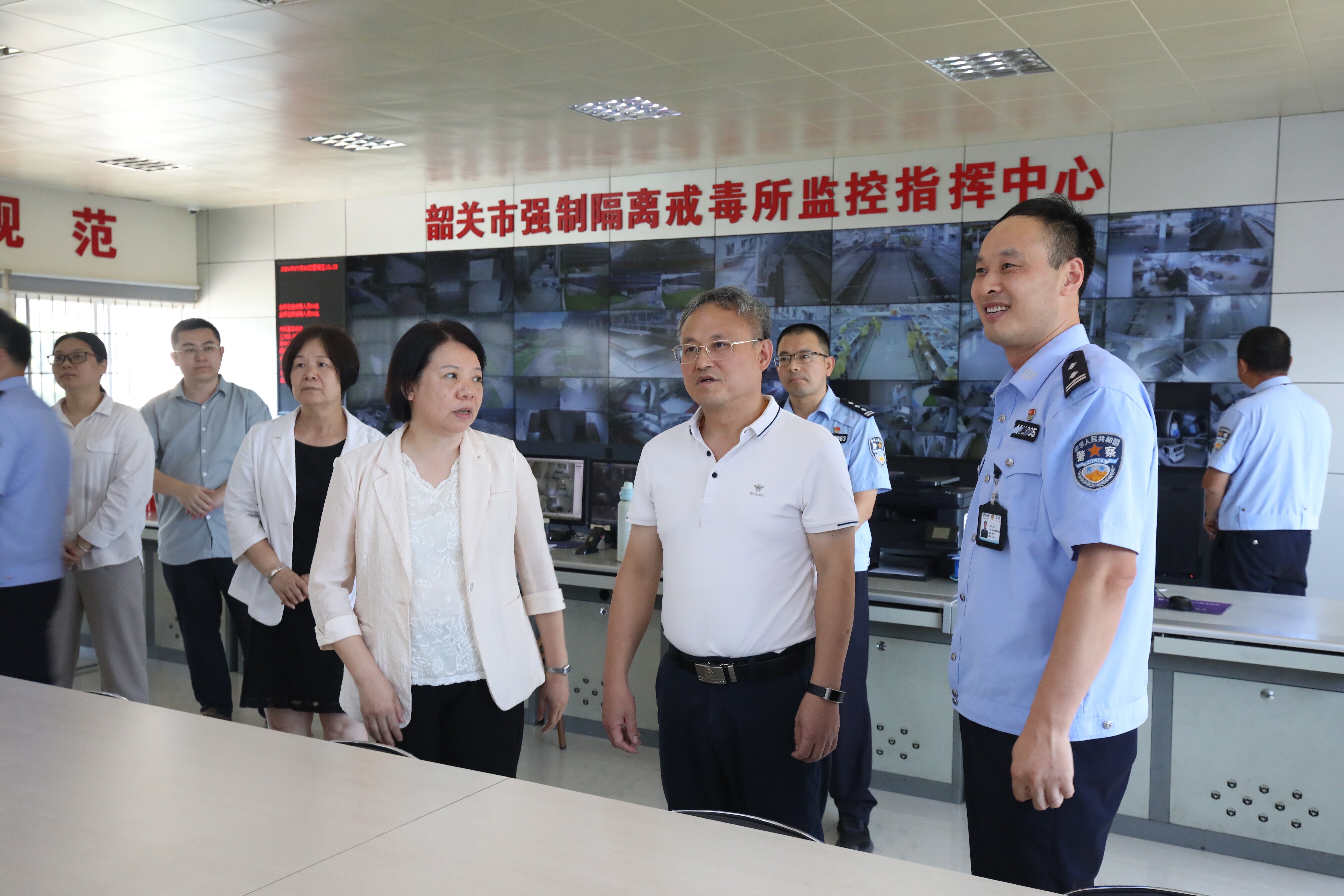 参观2.JPG