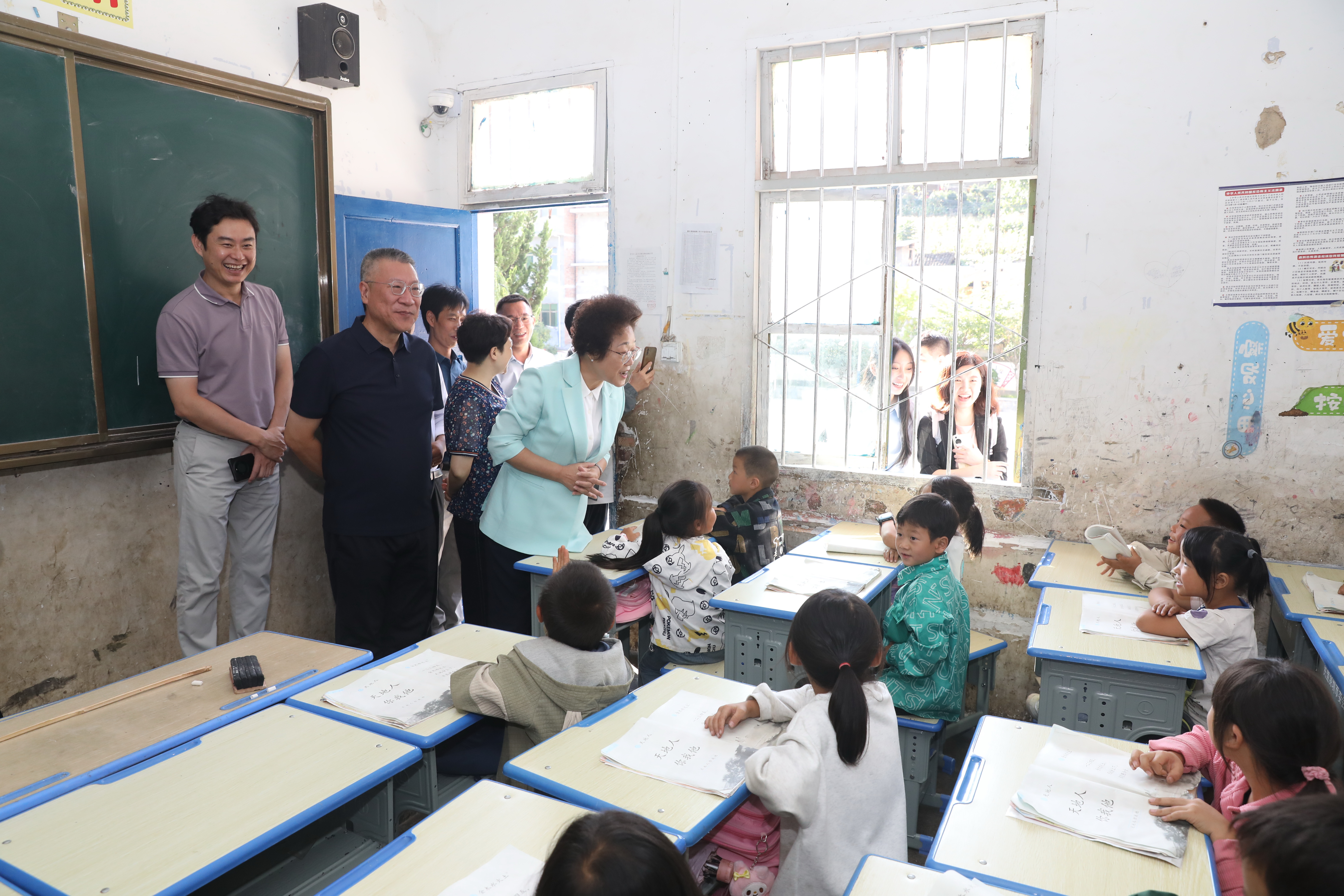 民盟深圳市委会赴毕节开展帮扶交流活动6.jpg
