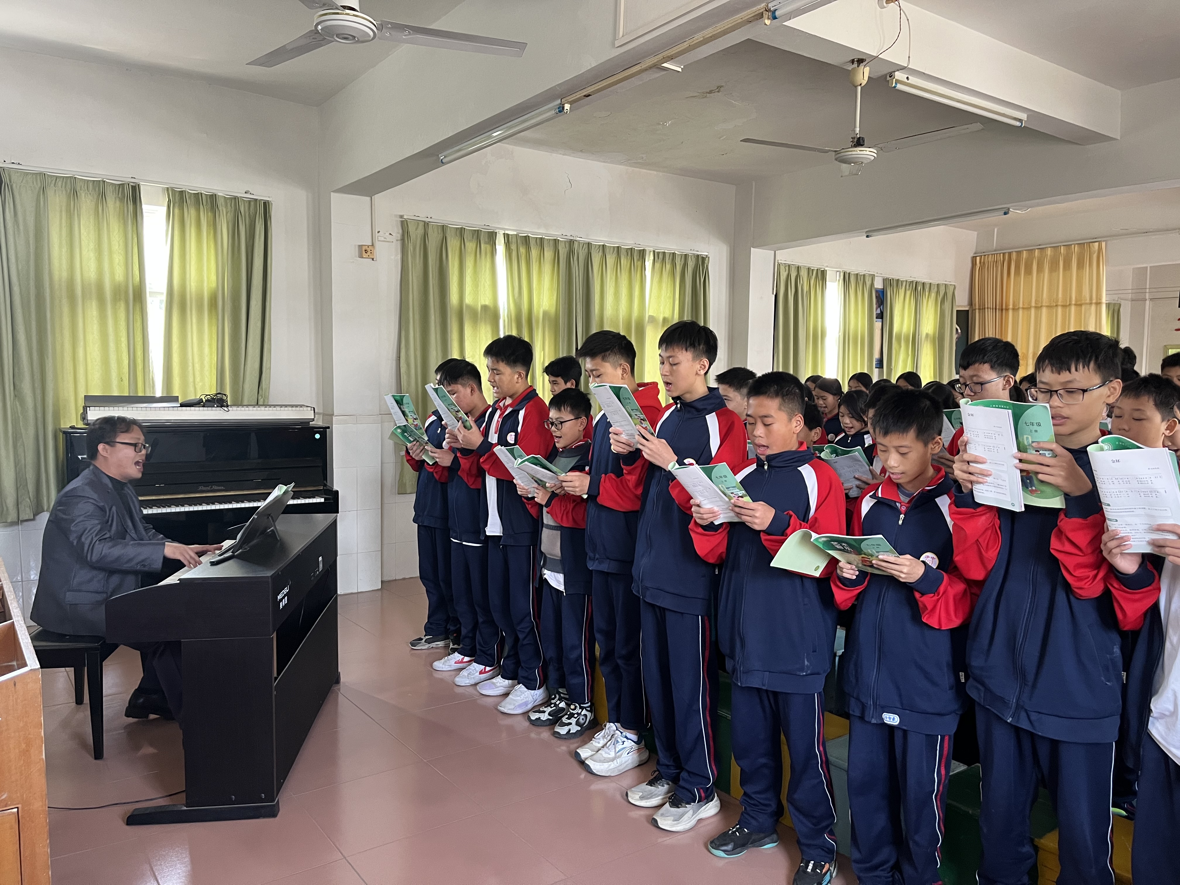 李子坚授课：蒙古民歌《鸿雁》1.JPG