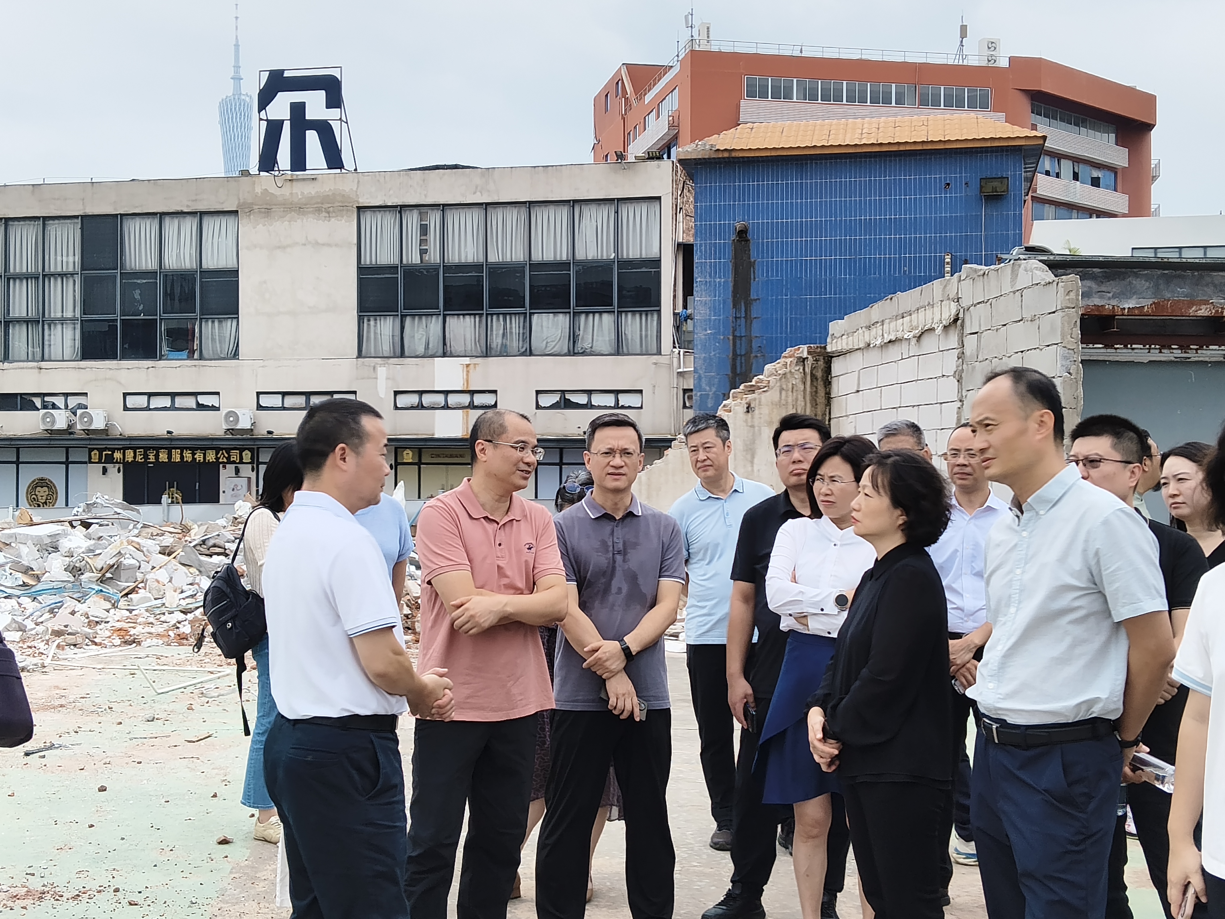 2026年9月4日，民盟、民建市委会联合调研广州新中轴线海珠片区，深入了解城中村改造和重点项目建设情况，副主委徐丹参加.jpg